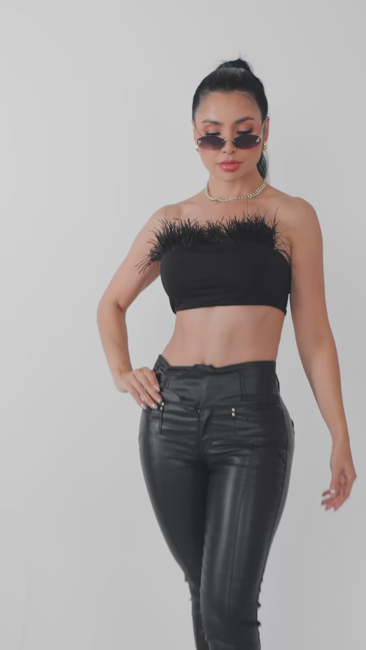 PANTALÓN EFECTO CUERO NEGRO 6987