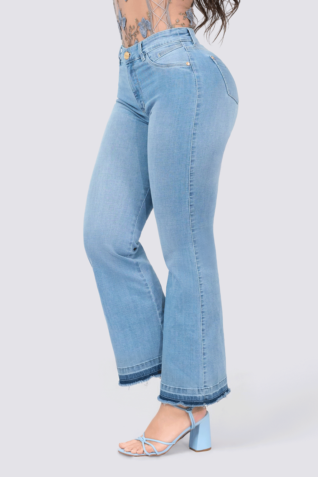 PANTALÓN BOTA RECTA AZUL CLARO 7105