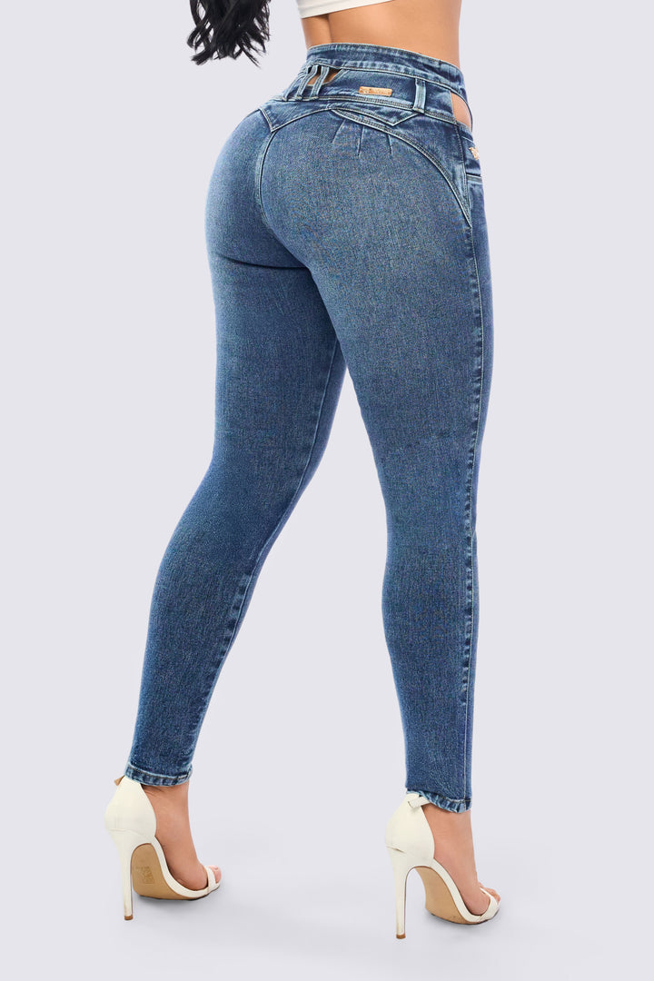 PANTALÓN SKINNY LEVANTA COLA  Y CUTS-OUTS EN CADERA 7099