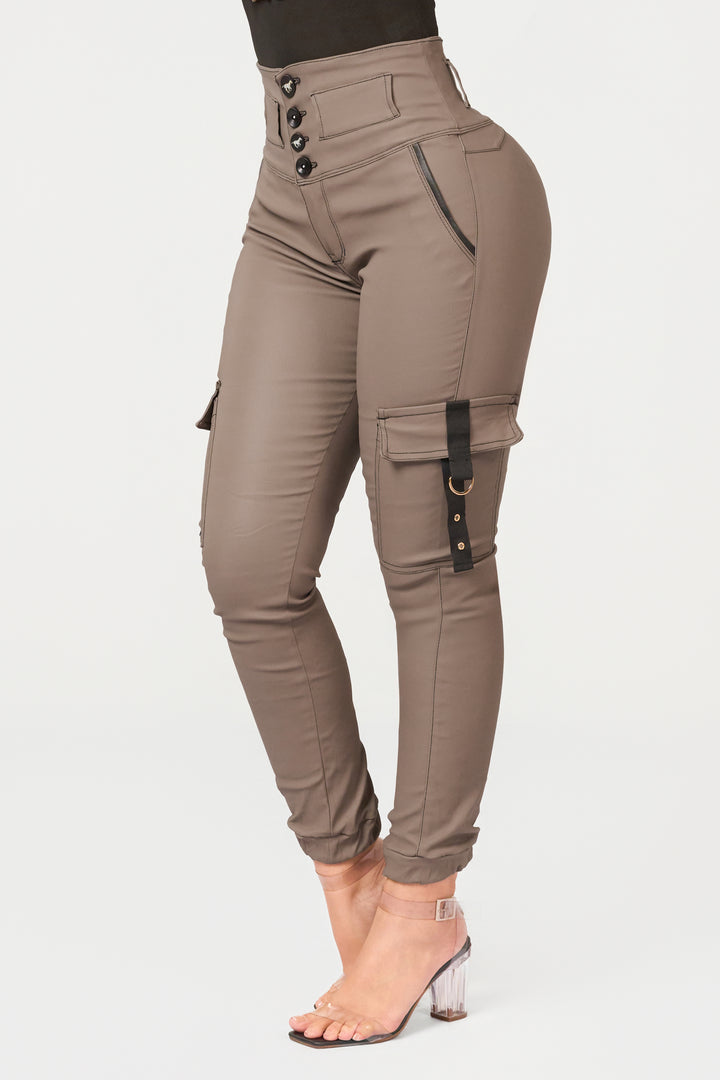PANTALÓN EFECTO CUERO 7005