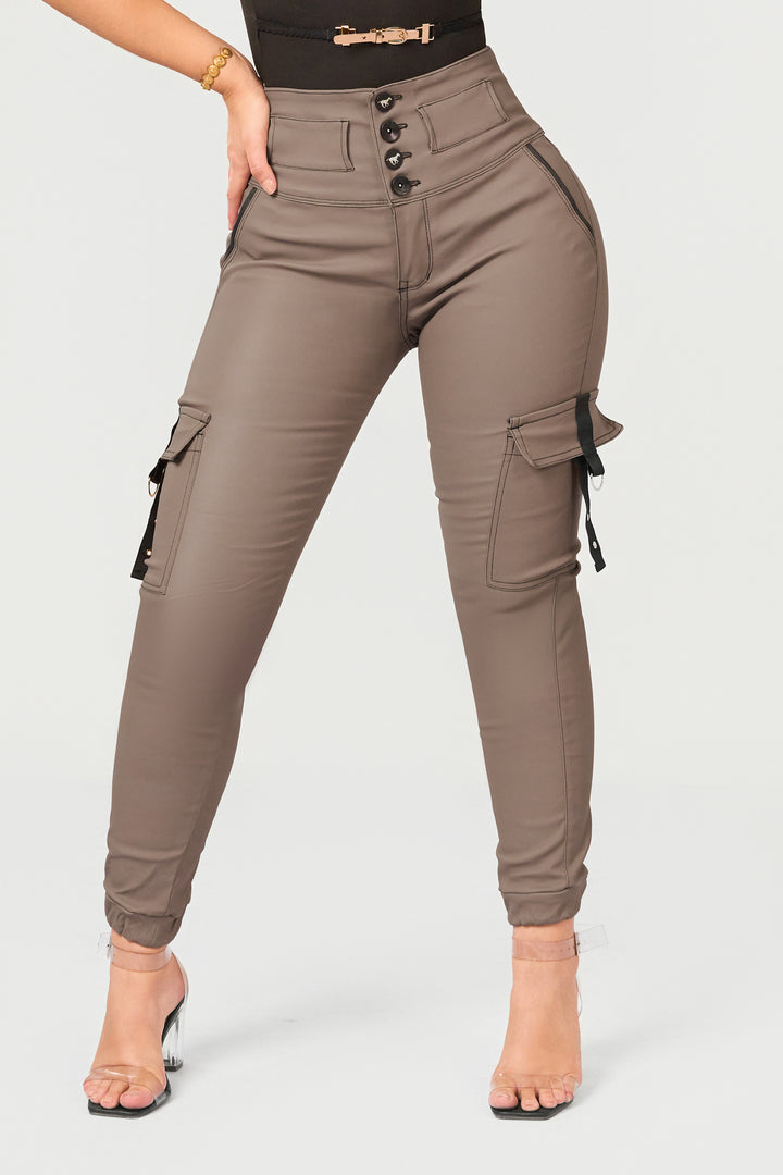 PANTALÓN EFECTO CUERO 7005