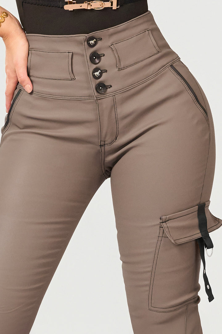 PANTALÓN EFECTO CUERO 7005
