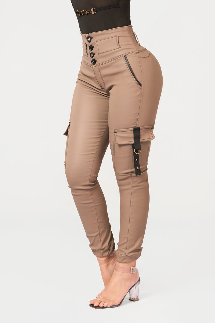 PANTALÓN EFECTO CUERO 7005