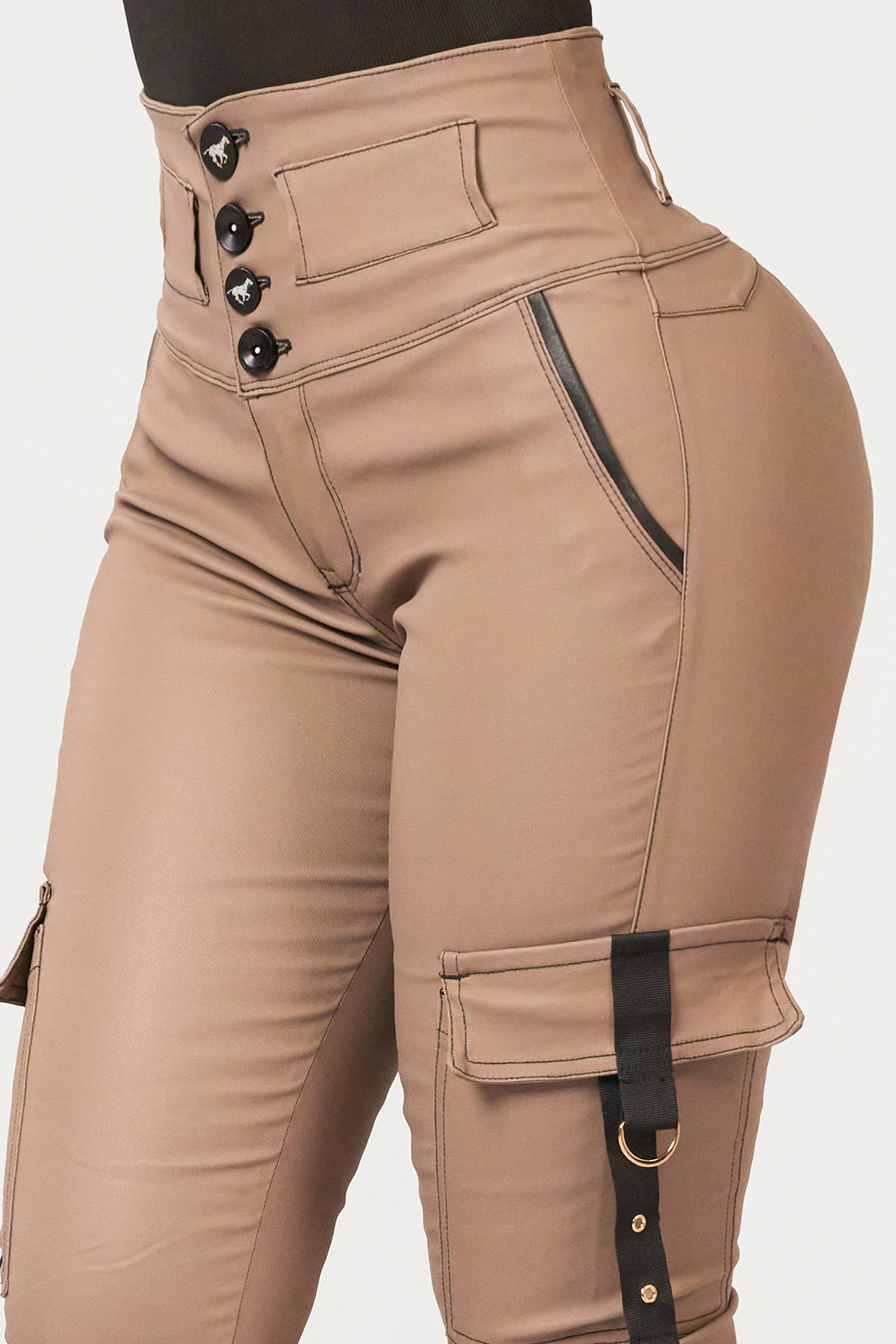 PANTALÓN EFECTO CUERO 7005