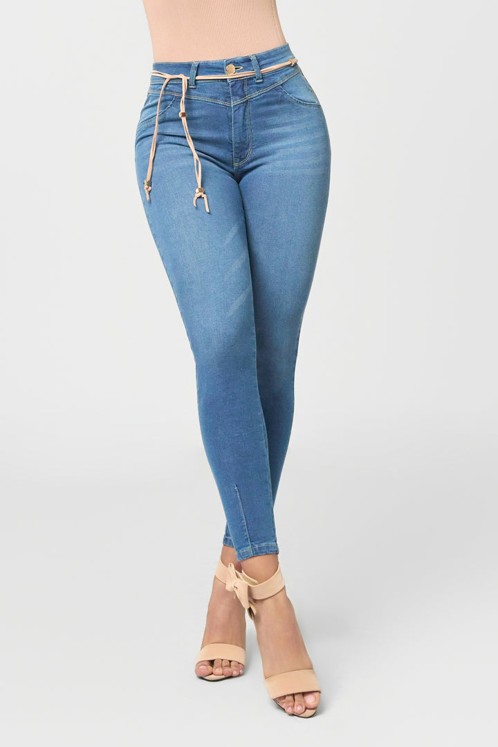 JEANS LEVANTA COLA 6864