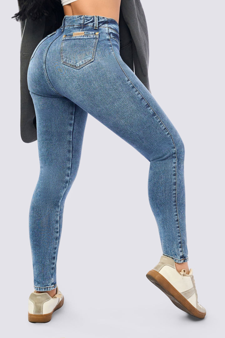 SKINNY JEANS CON CINTURÓN EN DENIM 7065-N