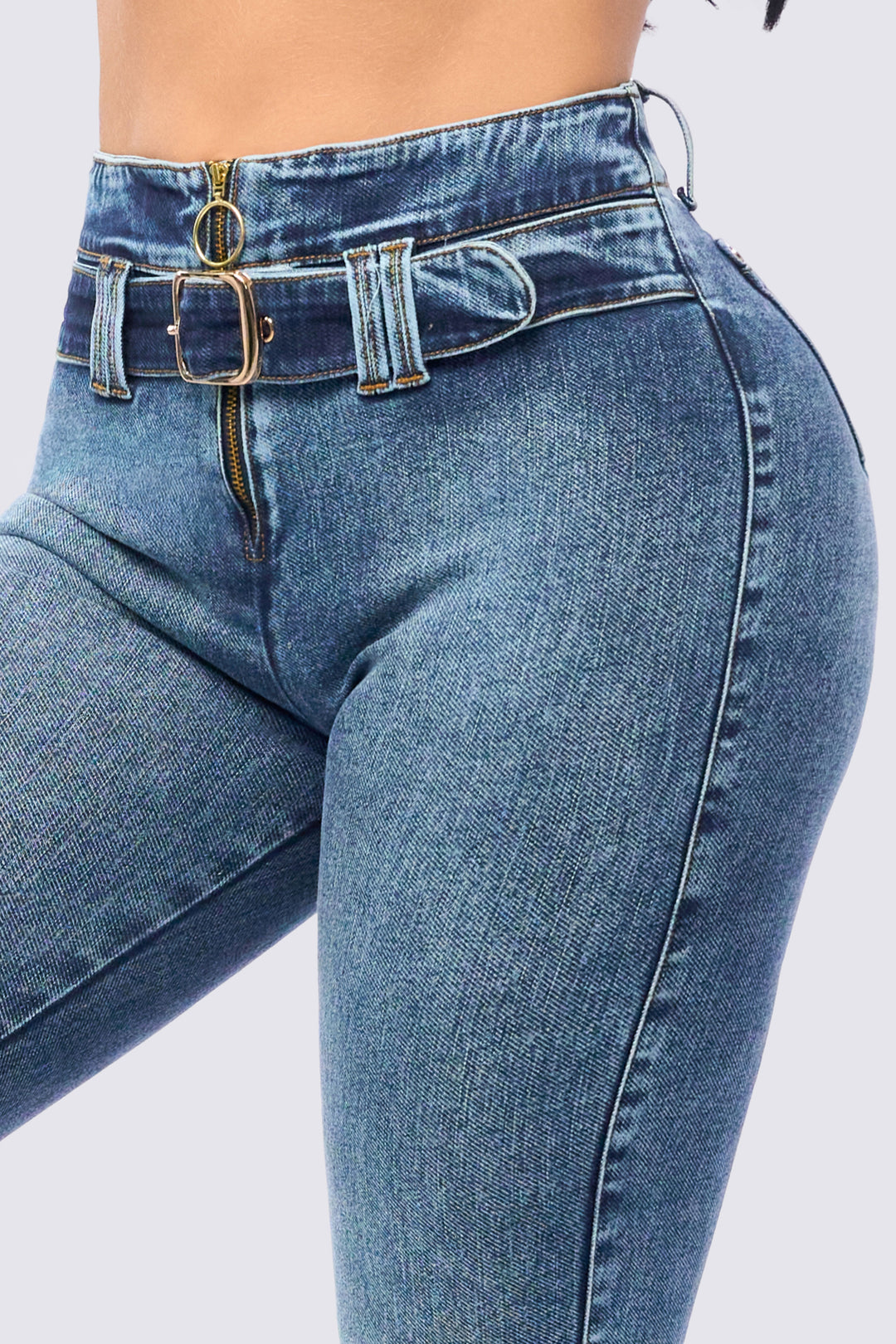 SKINNY JEANS CON CINTURÓN EN DENIM 7065-N