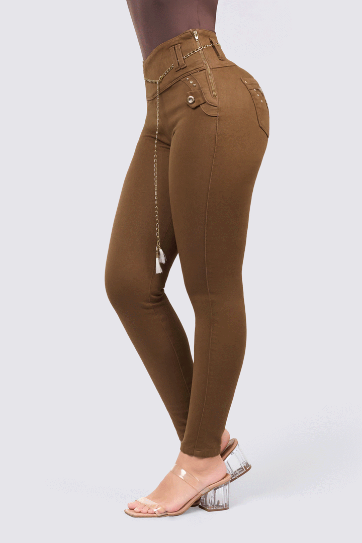 SKINNY JEANS PRETINA EN FORMA DE V CAFÉ OSCURO 7046
