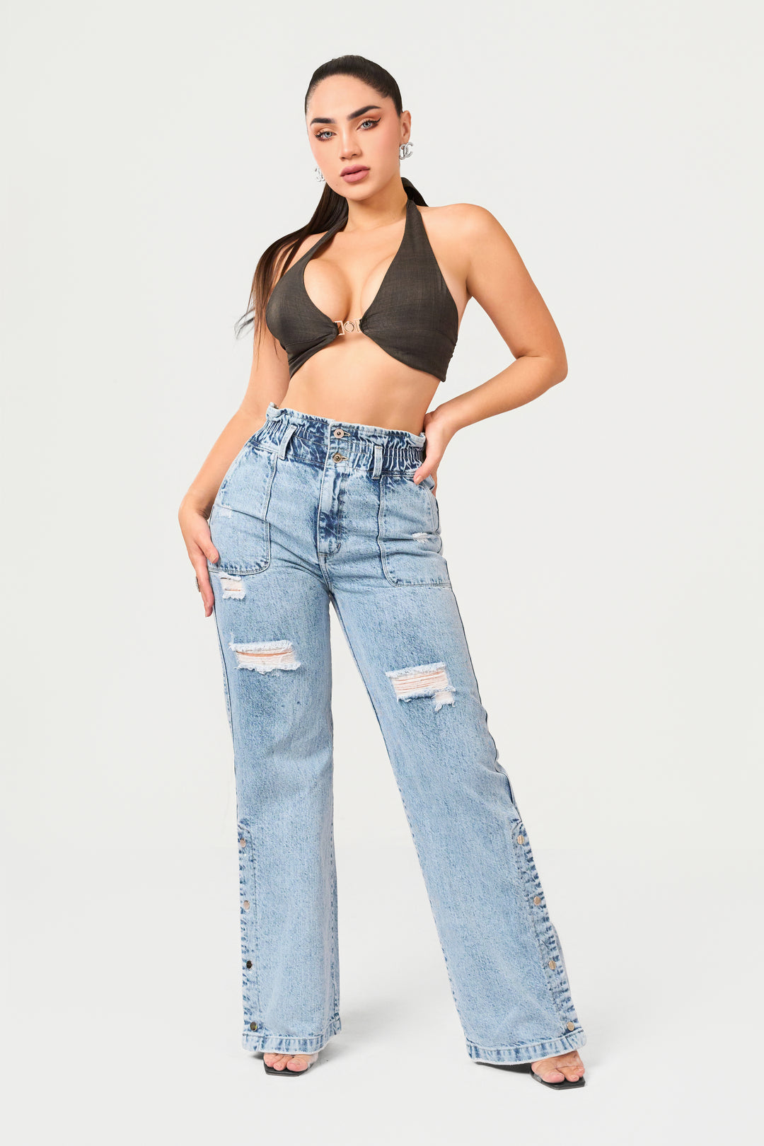 Pantalón wide leg, color hielo, con pretina arrunchada, diseño comodo y suave. 